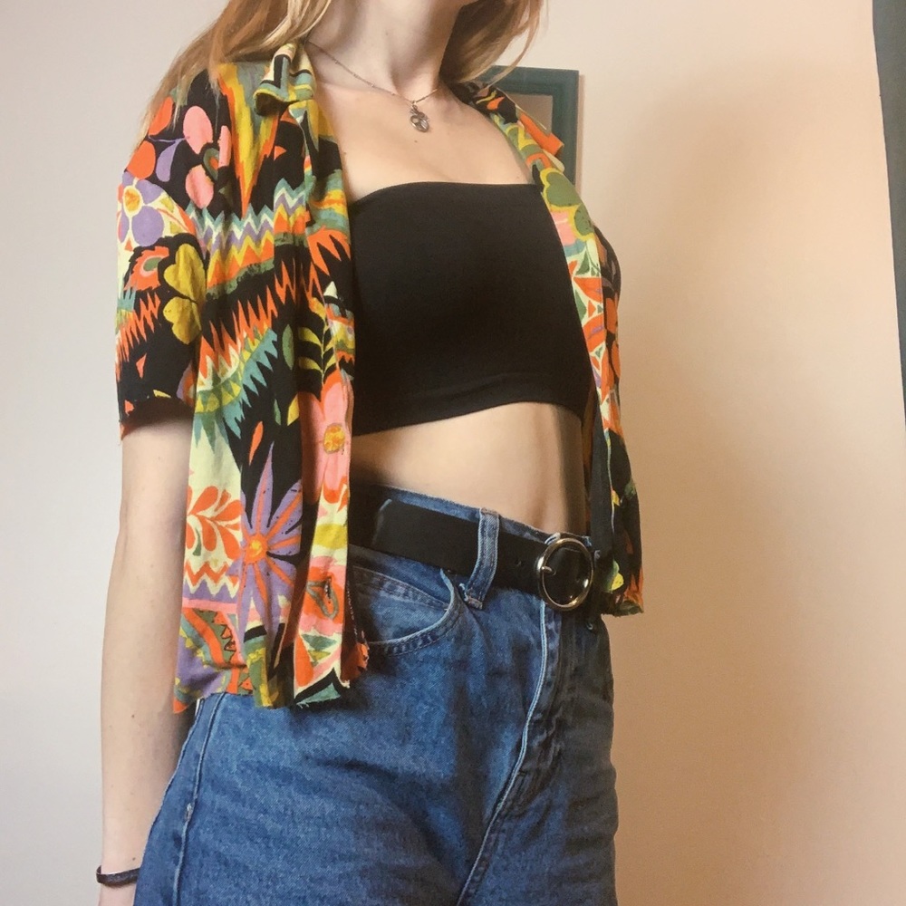 🌼Abstract Retro Button Up🌼 - Picture 3 of 5